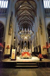Het altaar in de Sint-Jan Het altaar in de Sint-Jan
